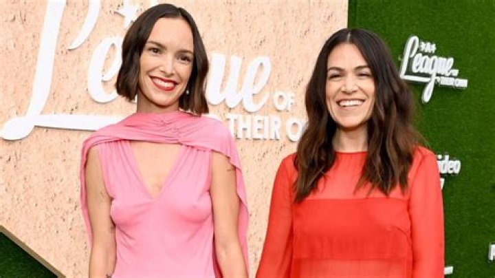 
Abbi Jacobson And Jodi Balfour Are Engaged 
