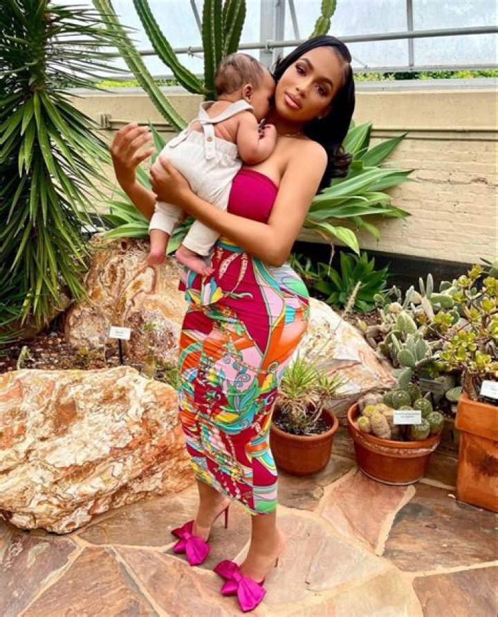 Amanda Mena Height, Weight, Net Worth, Age, Birthday, Wikipedia, Who, Instagram, Biography