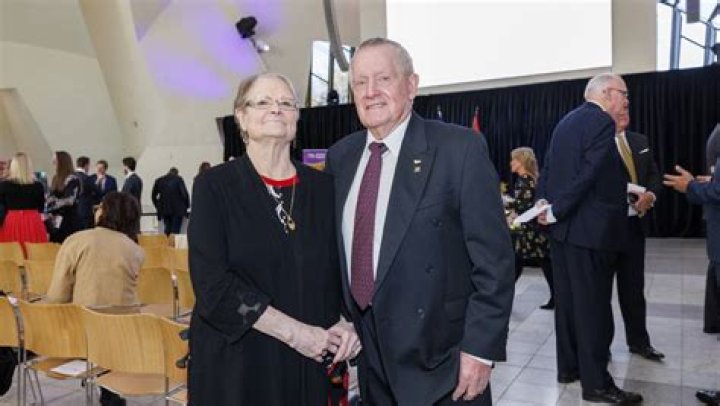 
Are Walter Mikac And Second Wife Kim Sporton Separated? Divorce Update 