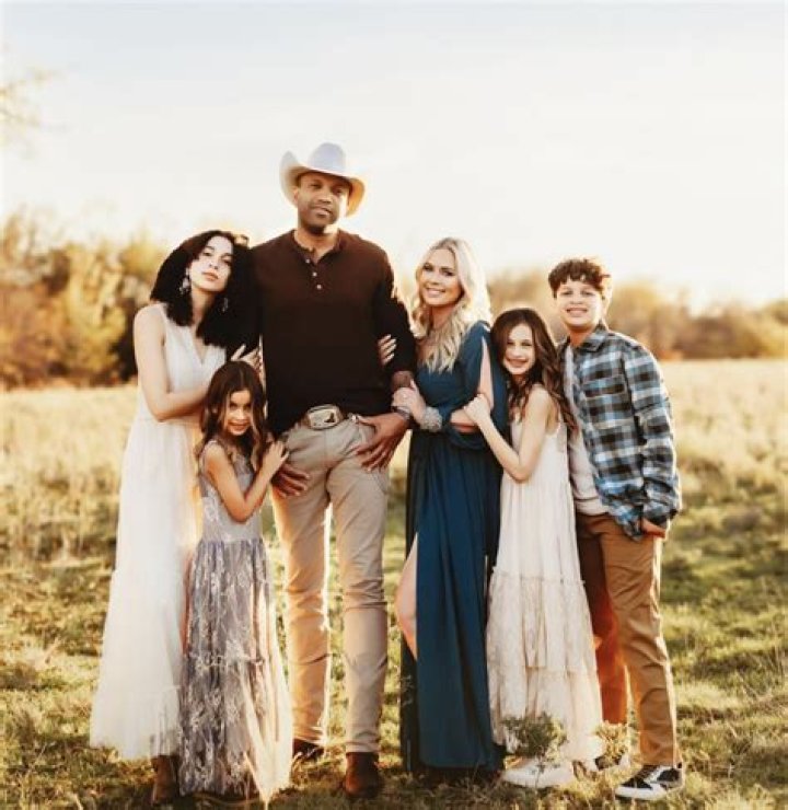 
Are Will Anderson Parents Still Together? Everything On His Ethnicity And Family 