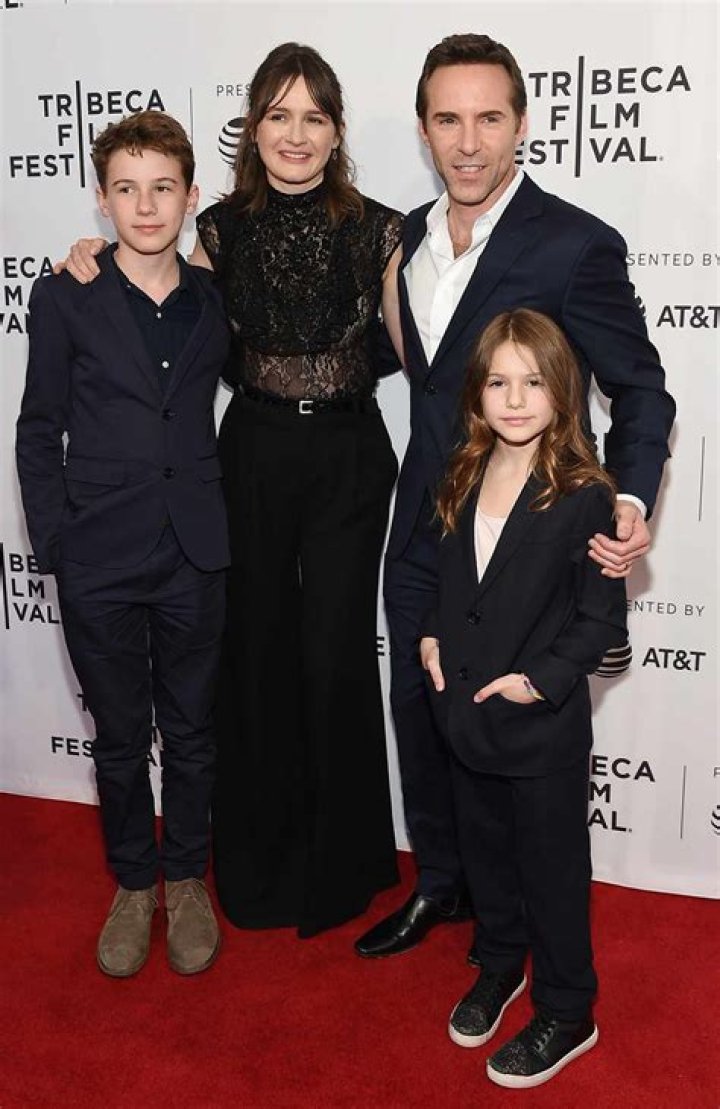 
Emily Mortimer And Alessandro Nivola Are Happily Married Couple With Two Children 