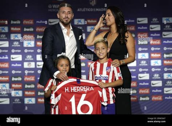 Héctor Herrera Wife Chantal Mato Age, Birthday, Wikipedia, Who, Nationality, Biography