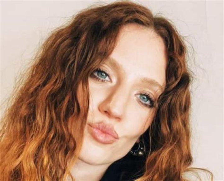 
Is Jess Glynne Gay? Sexuality Partner And Family Explored 