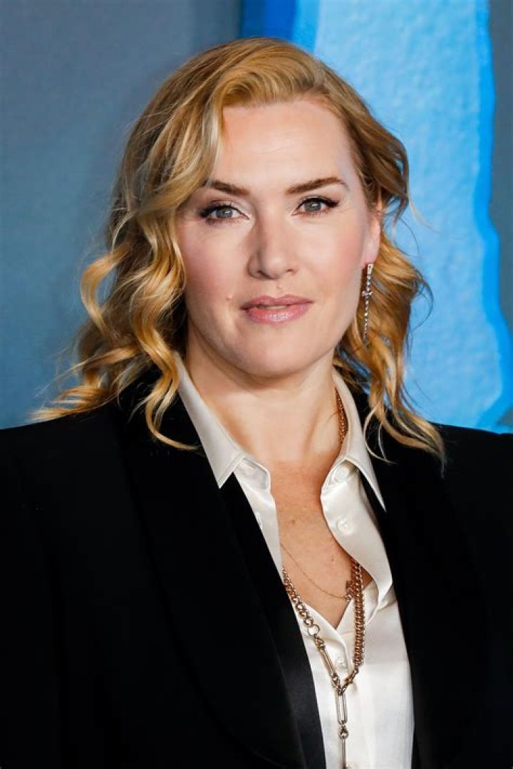 
Is Kate Winslet Gay? Age, Height, Net Worth 