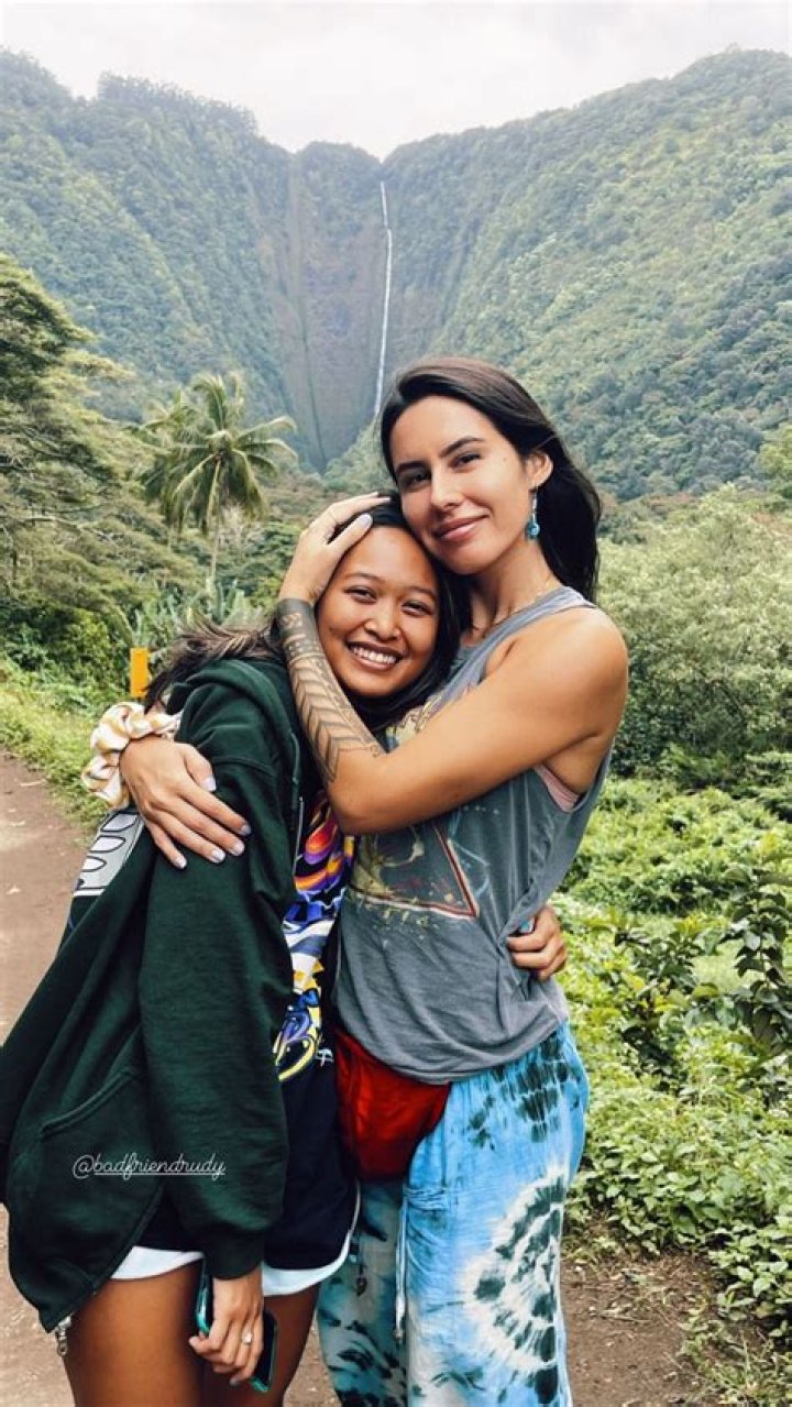 Is Khalyla Cheating On Bobby? Reddit Users Reveal Her Hawaii Boyfriend