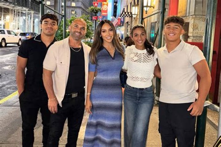 
“JOE GORGA IS DELUSIONAL”: Fans fail to believe Joe Gorga’s story about the pizza business on RHONJ 