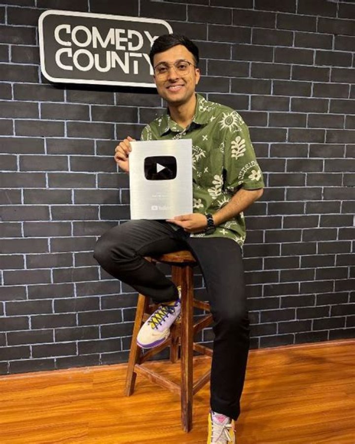 Krutika Solanki Height, Weight, Net Worth, Age, Birthday, Wikipedia, Who, Instagram, Biography