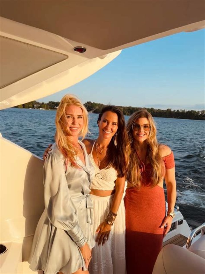 Laura Schara Height, Weight, Net Worth, Age, Birthday, Wikipedia, Who, Nationality, Biography