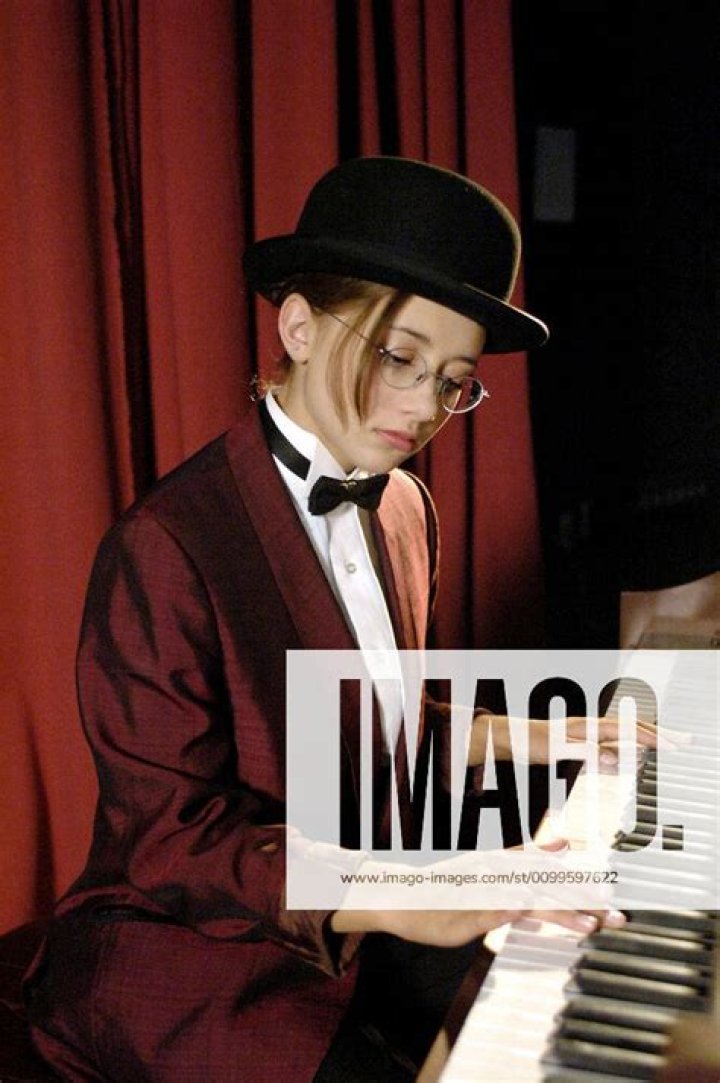 
Olesya Rulin (High School Musical) Wiki Bio, net worth, boyfriend, height 