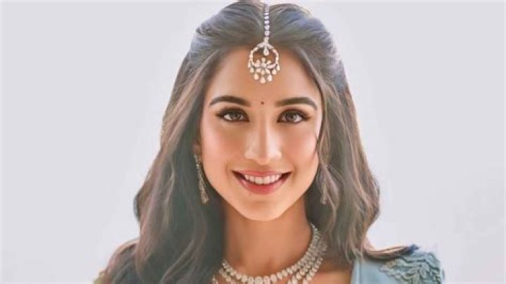 Radhika Jones Height, Weight, Net Worth, Age, Birthday, Wikipedia, Who, Instagram, Biography