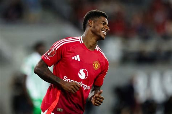 
Rashford and Martial return to training ahead of Manchester derby 