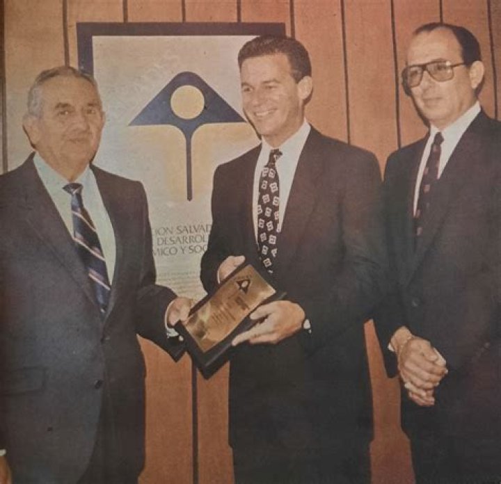 
Roberto Murray Meza Height, Weight, Net Worth, Age, Birthday, Wikipedia, Who, Nationality, Biography 