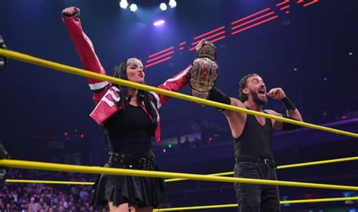 Steph De Lander Height, Weight, Net Worth, Age, Birthday, Wikipedia, Who, Instagram, Biography