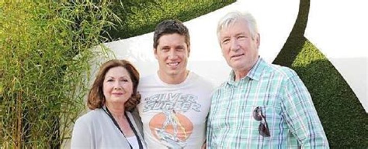 
Vernon Kay Parents Norman And Gladys Kay, Siblings And Ethnicity 