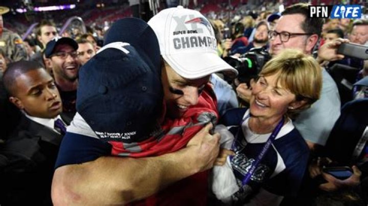 Was Tom Brady’s mother, Galynn Patricia Brady a flight attendant?