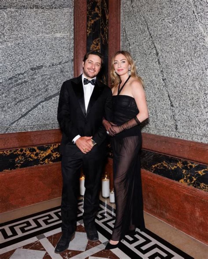 
Whitney Wolfe Herd Height, Weight, Net Worth, Age, Birthday, Wikipedia, Who, Nationality, Biography 